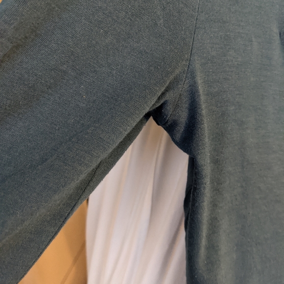 Aritzia Babaton teal vneck blouse xxs - Picture 3 of 6